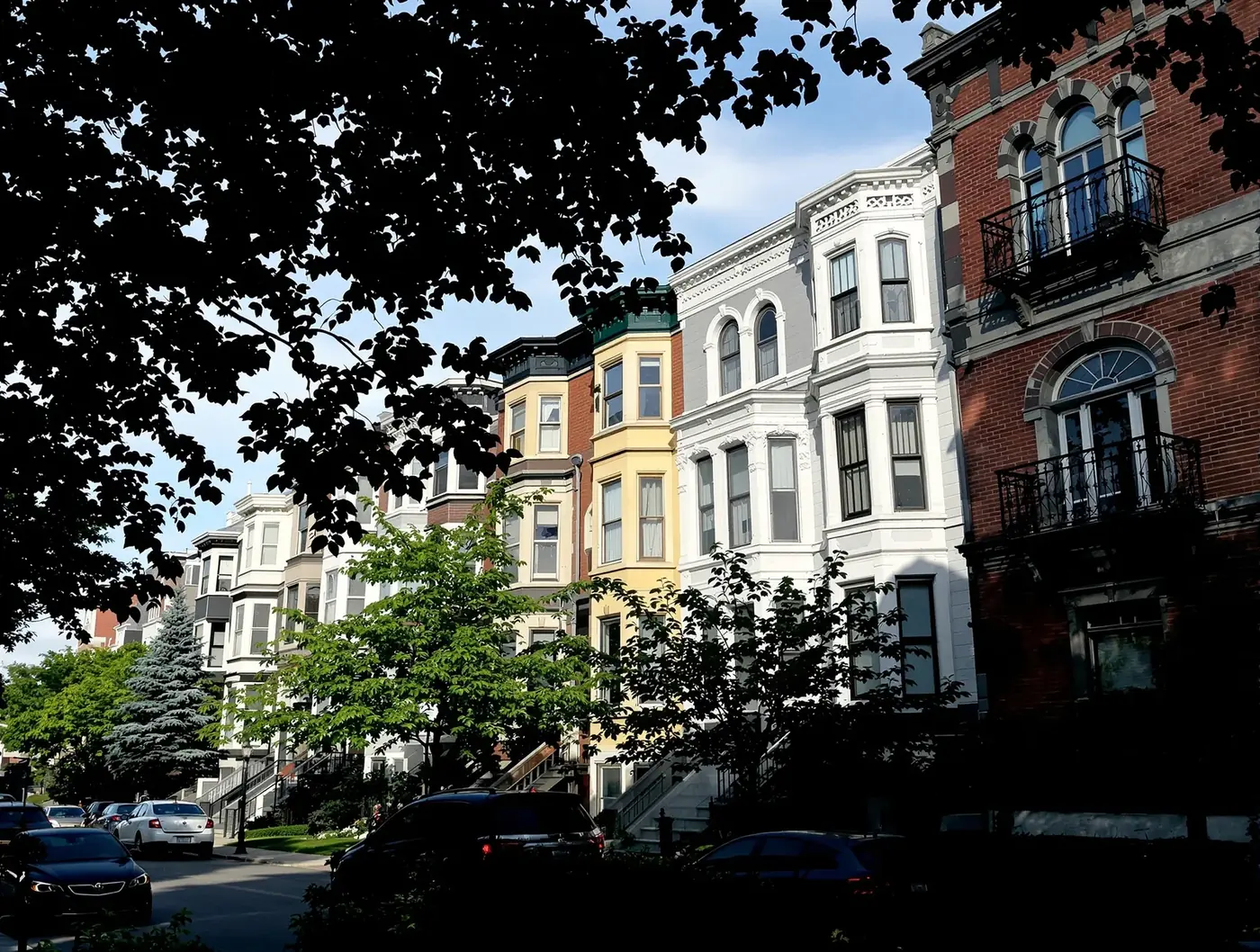 Plateau Mont-Royal architecture triplex Montréal